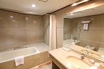 Plaza International Hotel Тайджун Екстериор снимка
